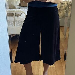 Black velvet cropped short wide-leg pants Culottes